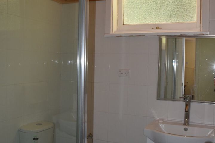 Room 17 of 24