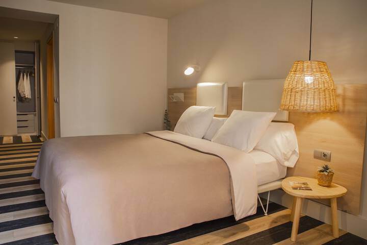 Room 2 of 29