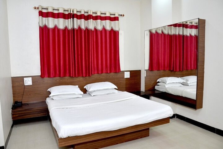 Room 5 of 31