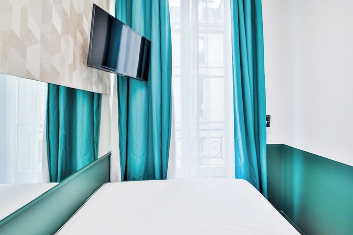 Room 86 of 270
