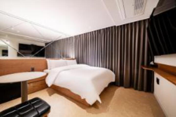 Room 22 of 23