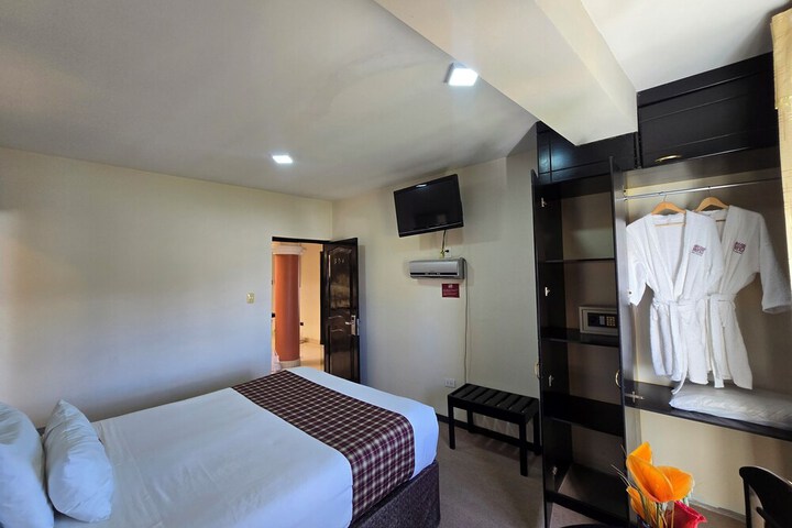 Room 18 of 43
