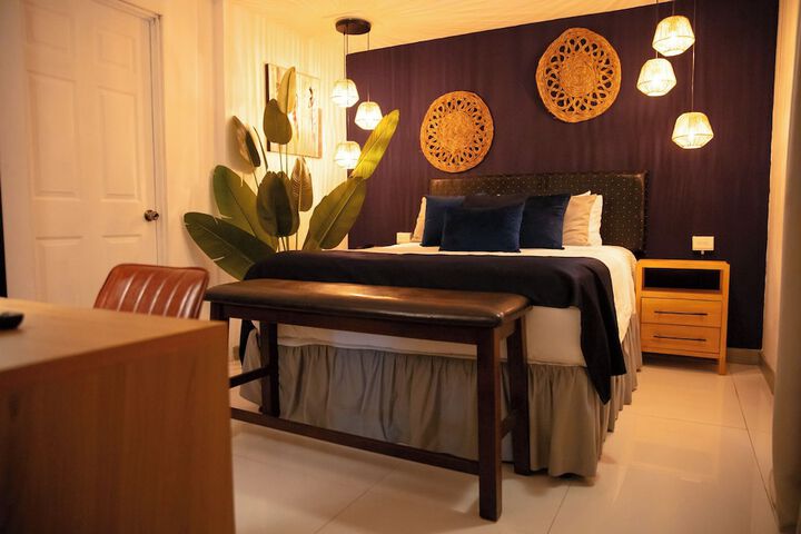 Room 28 of 79