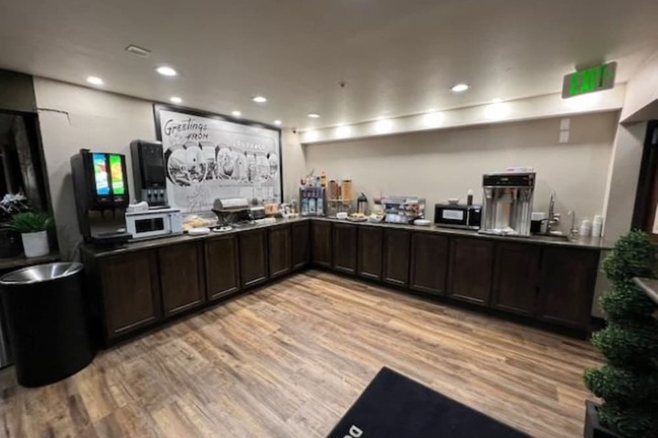 Breakfast area