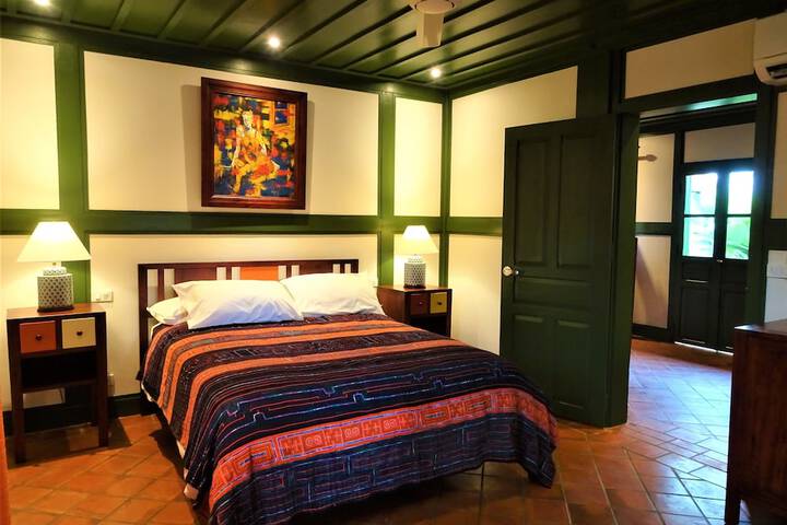Room 20 of 108