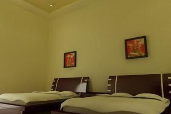 Room 3 of 3