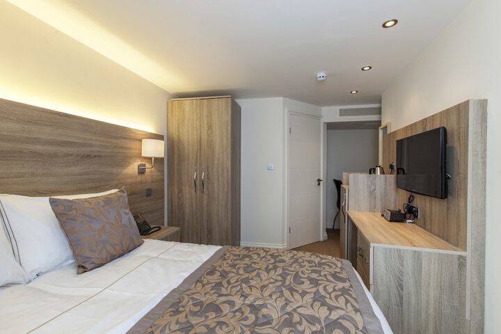 Room 7 of 101