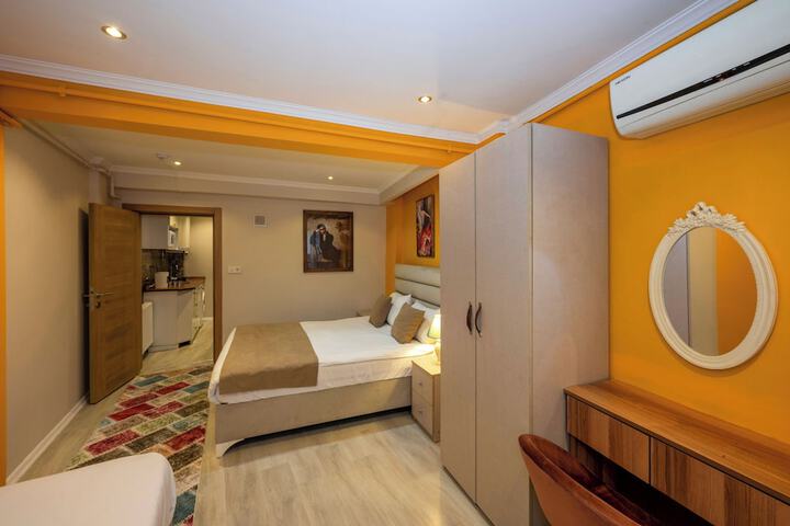 Room 15 of 158