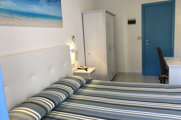 Room 17 of 51
