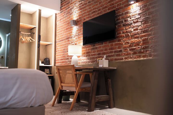 Room 50 of 78