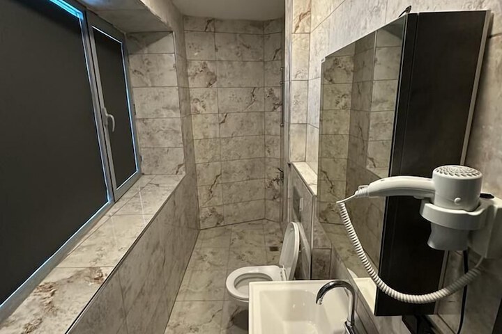 Room 11 of 13