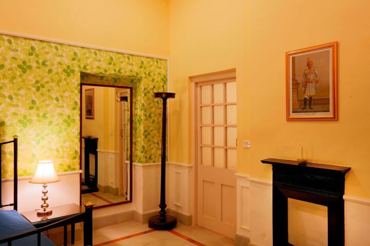 Room 15 of 97