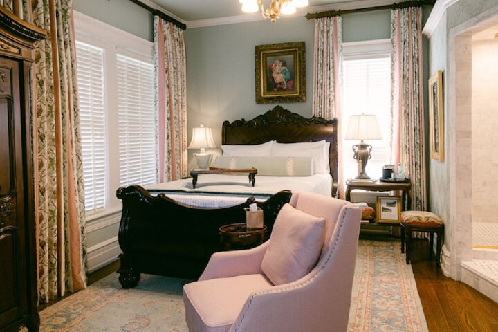 Room 27 of 64