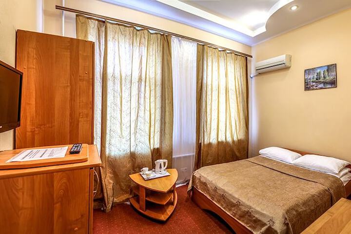 Room 6 of 89