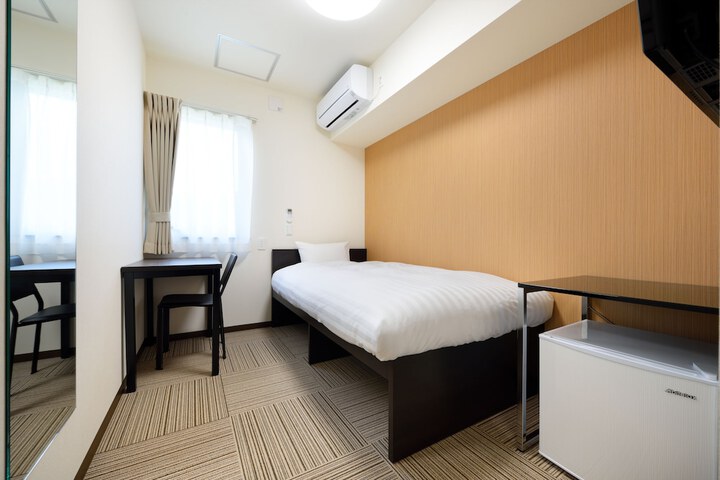Room 4 of 39