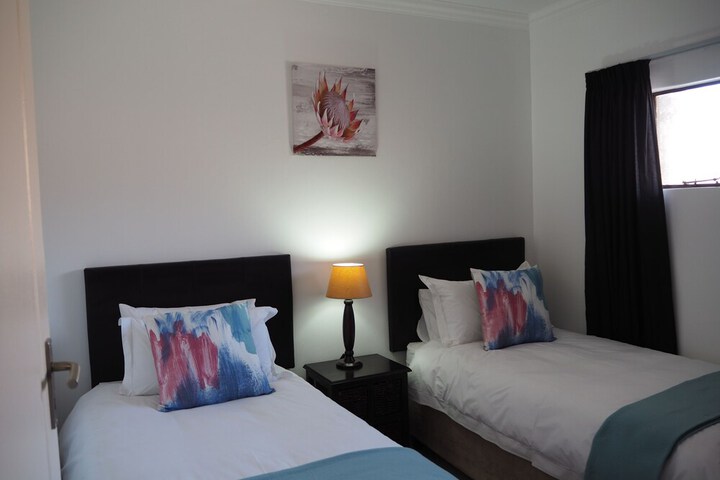 Room 4 of 79