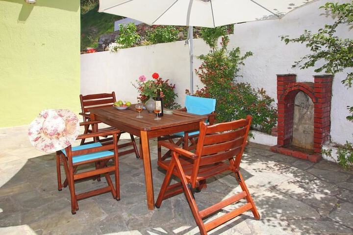 Terrace/Patio 4 of 9