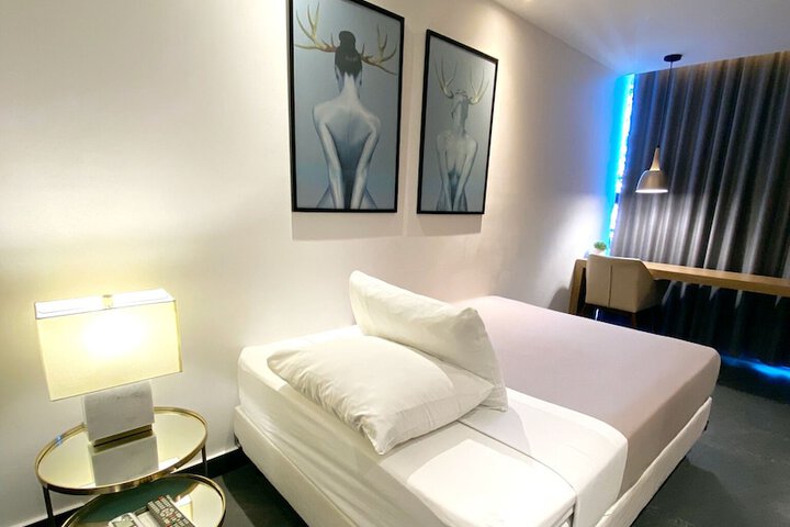Room 15 of 26