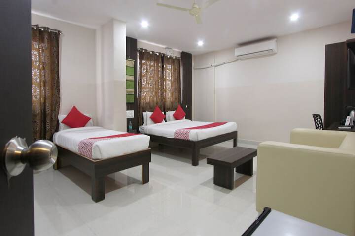 Room 13 of 32