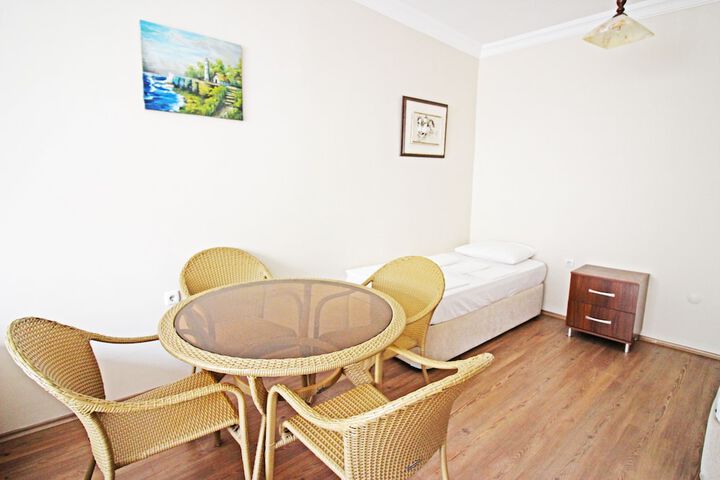 Room 2 of 35