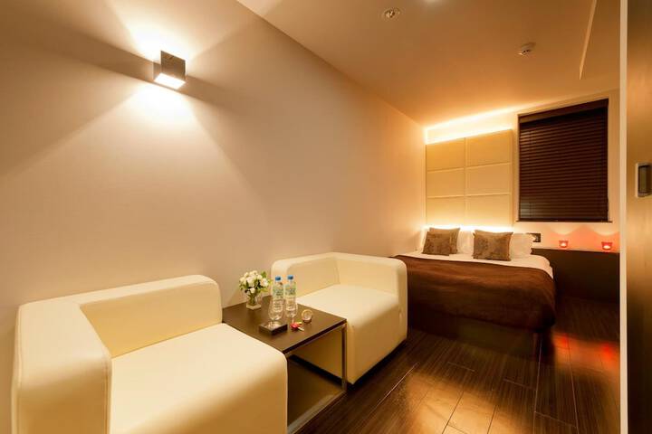 Room 8 of 22