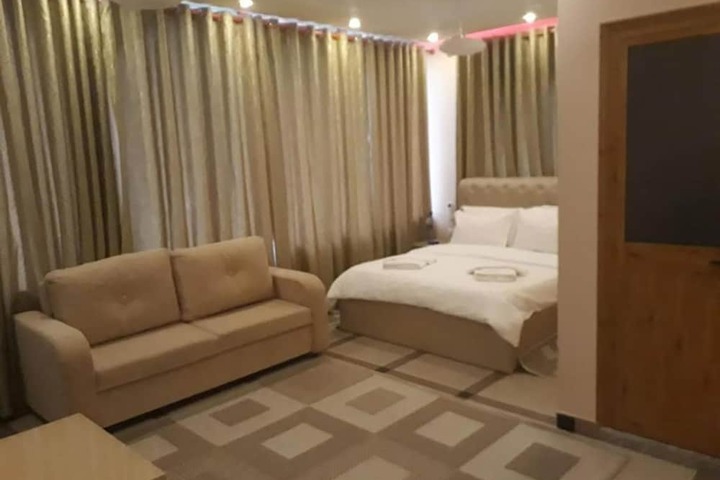 Room 5 of 139