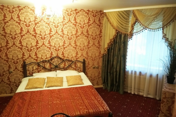 Room 9 of 10
