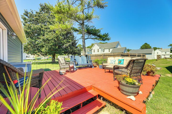 Home w / Fire Pit 1 Mi to Willis Wharf Boat Ramp!