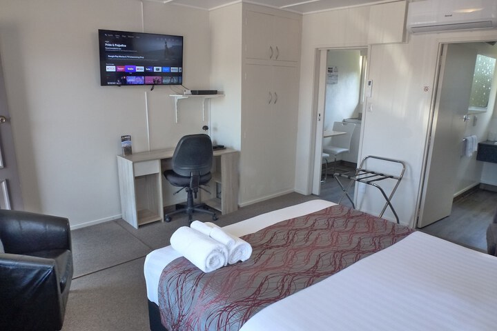 Room 8 of 86