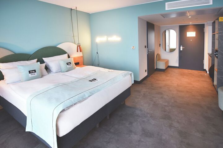Room 15 of 40