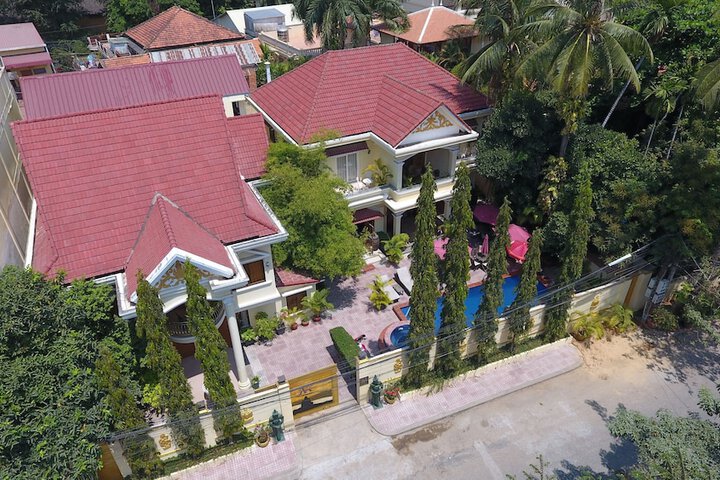 Hotel 82 of 83