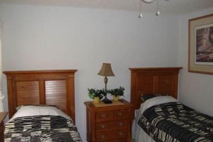 Room 6 of 14
