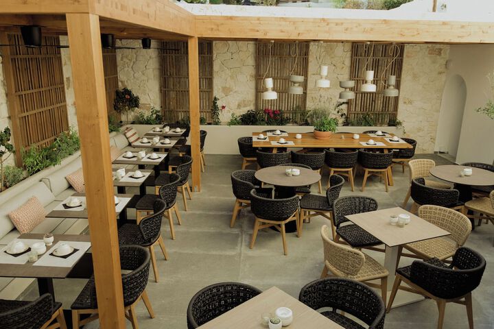 Dining 70 of 80