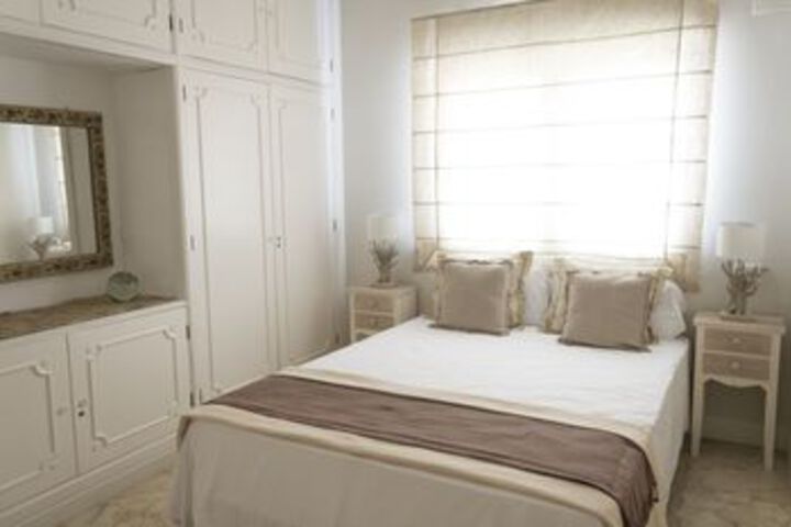 Room 51 of 211