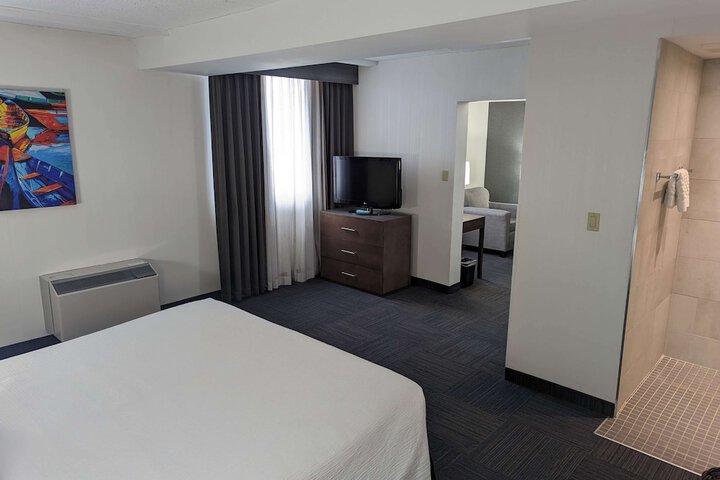 Room 28 of 53