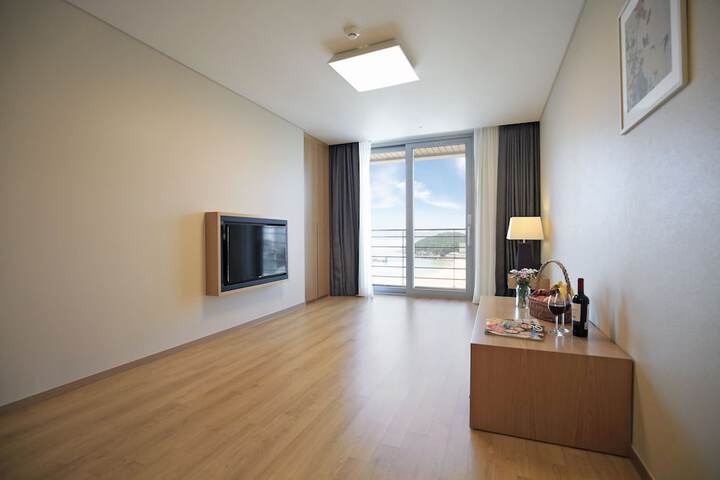 Room 21 of 66