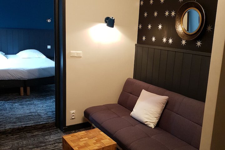 Room 12 of 63