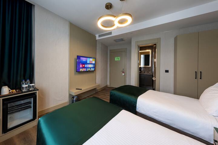 Room 10 of 64