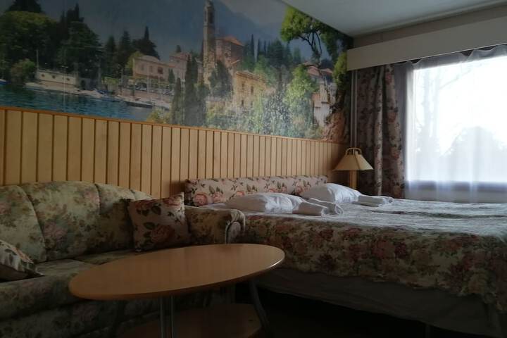 Room 18 of 43