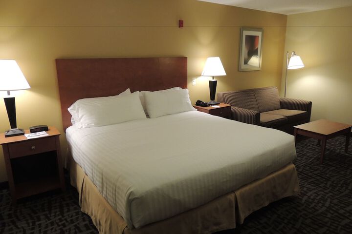 1 King Bed (15 of 38)
