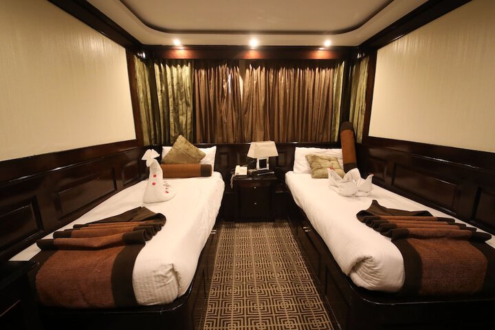 Room 2 of 8