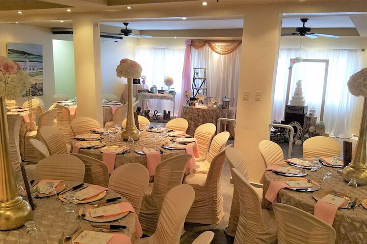 Ballroom/Hall 76 of 90