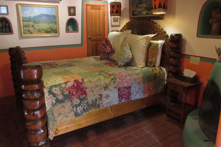 Room 2 of 63