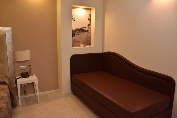 Room 13 of 44