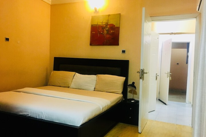 Room 11 of 34