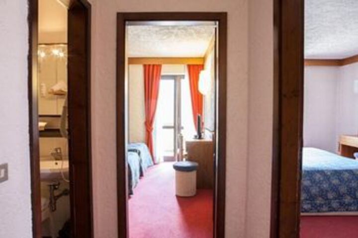 Hotel Entry