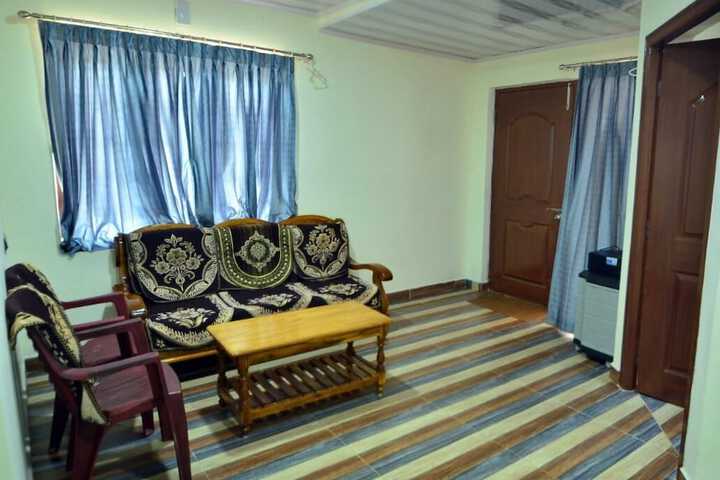 Room 6 of 10
