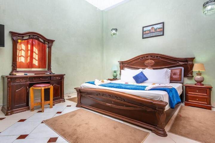 Room 7 of 48