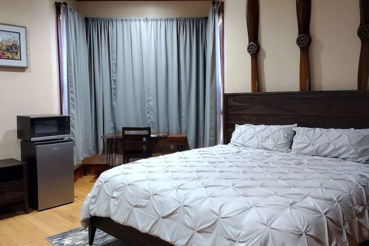 Room 8 of 10