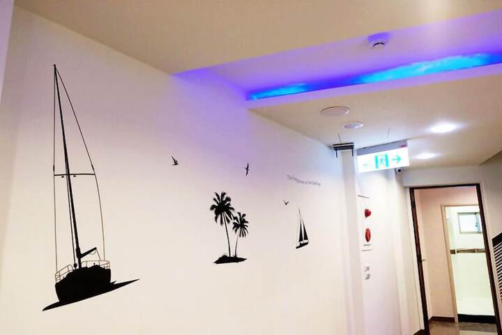 Ballroom/Hall 27 of 33